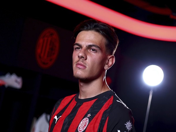 Ardon Jashari Gabung Milan, Transformasi Lini Tengah Dimulai